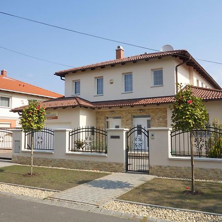 Aura Apartman Hajdúszoboszló Camera foto