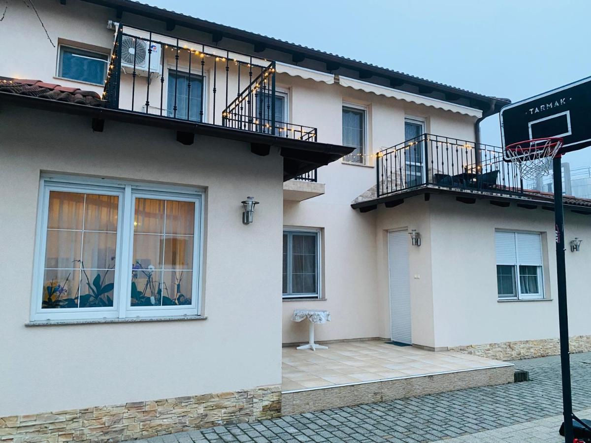 Aura Apartman Hajdúszoboszló Esterno foto