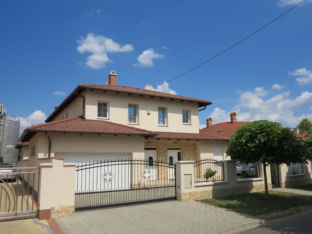 Aura Apartman Hajdúszoboszló Esterno foto