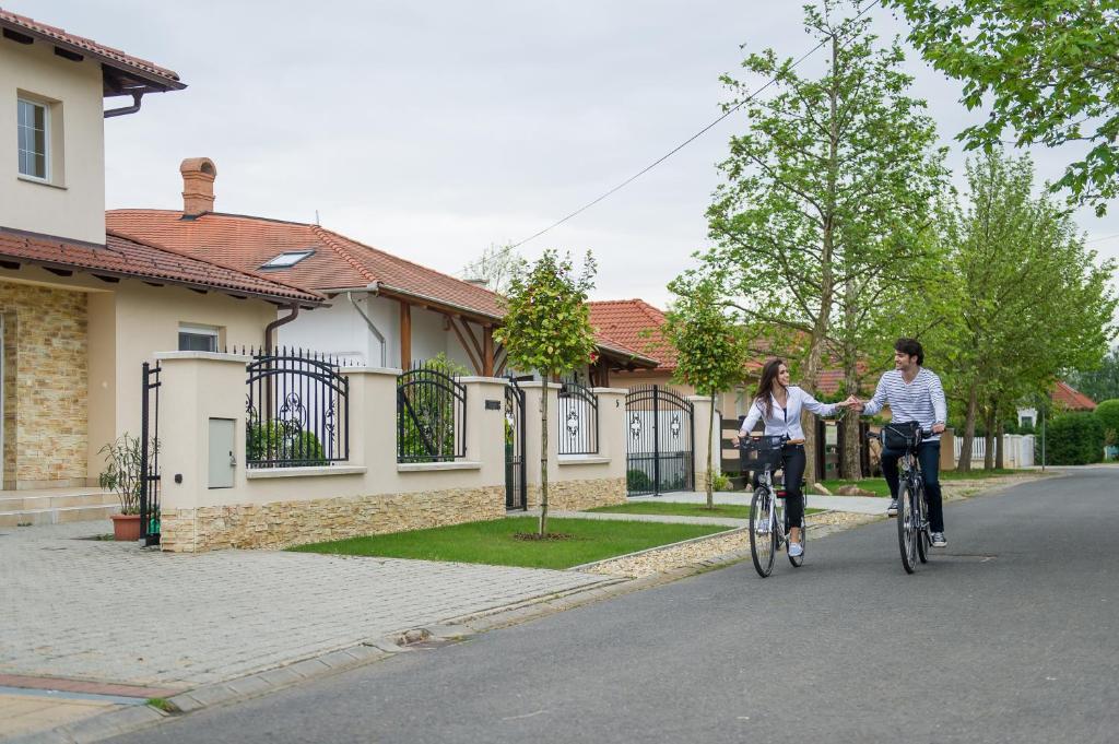 Aura Apartman Hajdúszoboszló Esterno foto